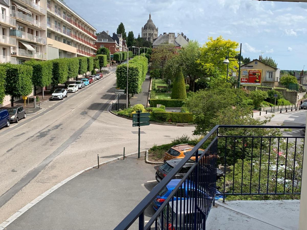 Au Coeur De Lisieux 83 M2 Et Vue Sur La Basilique Apartment Exterior photo